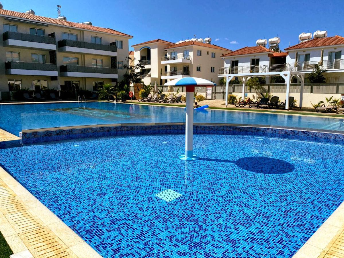 Domino Blue Apartment Paralimni Ngoại thất bức ảnh