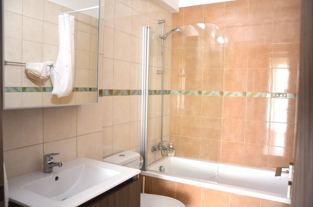 Domino Blue Apartment Paralimni Ngoại thất bức ảnh