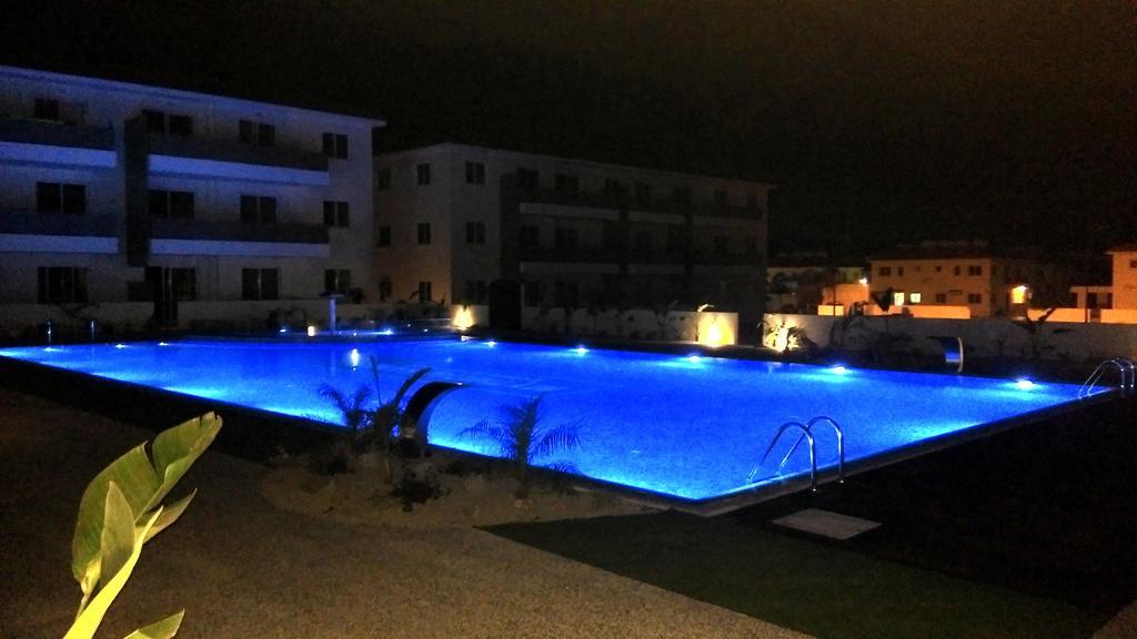 Domino Blue Apartment Paralimni Ngoại thất bức ảnh